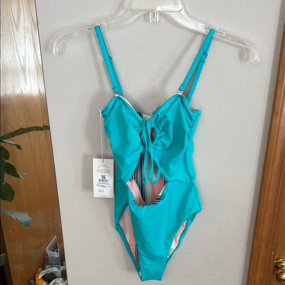 Reversible swimsuit